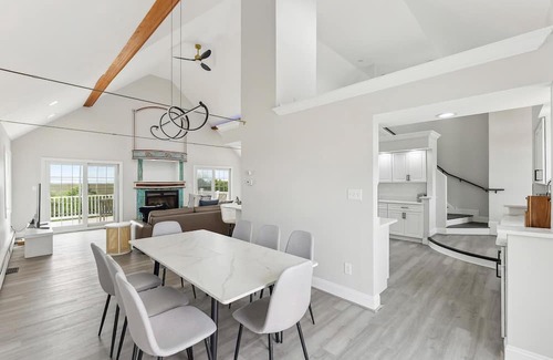 Cape May Court House Casa | Charming newly updated home in Avalon with endless views of bay and sunset