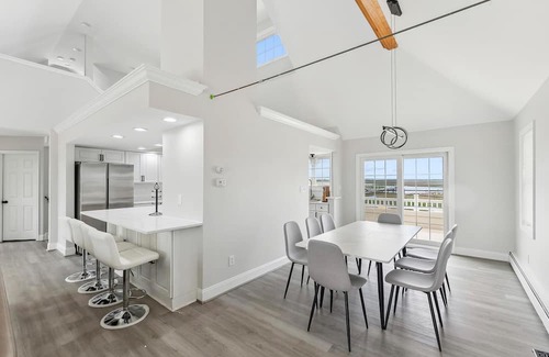 Cape May Court House Casa | Charming newly updated home in Avalon with endless views of bay and sunset