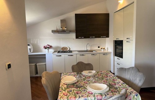 Porto Torres Apartamento | Bonito apartamento para 3 personas con WIFI, A/C, TV, balcón y aparcamiento