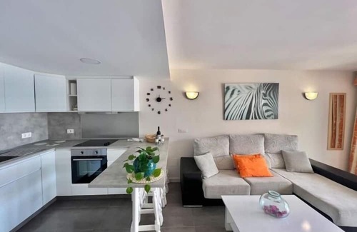 Santiago del Teide Apartamento | Neptuno Pool and Beach Experience by Sydney