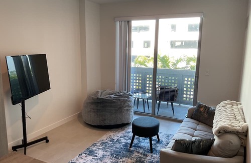 Northeast Miami Apartamento | Chic 1-bedroom apartment with WiFi, AC in vibrant Miami