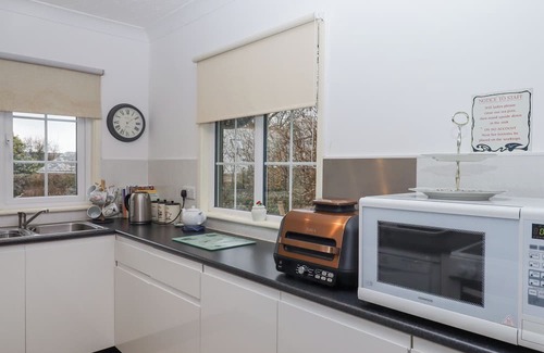 Newton Abbot Cabaña | HAYTOR VALE LODGE, pet friendly, with a garden in Haytor Vale