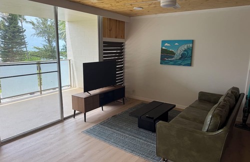 Punaluu Condominio | Tranquil 1-bedroom condo on a sandy beach in Hauula