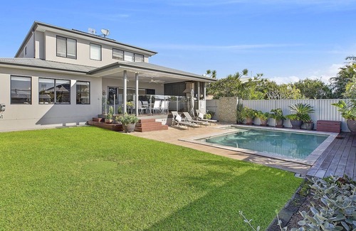 Shelly Beach Casa | SHELLY BEACH HOUSE - FAMILY FRIENDLY WITH POOL, WALK TO BEACH