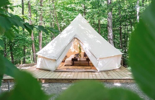 Miller Lake Casa | "The Palm" Unique Glamping Tent near Tobermory