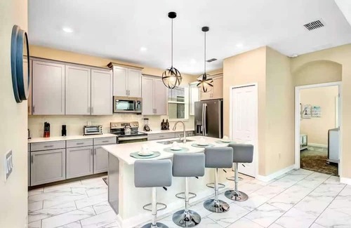 Kissimmee Casa | Super Neat - Private Pool Hot Tub - Sleeps 17