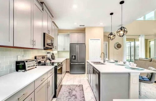Kissimmee Casa | Super Neat - Private Pool Hot Tub - Sleeps 17
