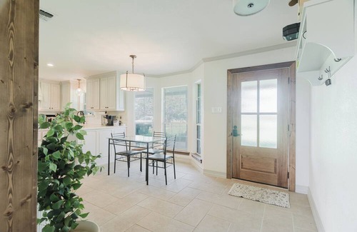 Wise County Otro | Charming 3-bedroom farmhouse in serene Boyd