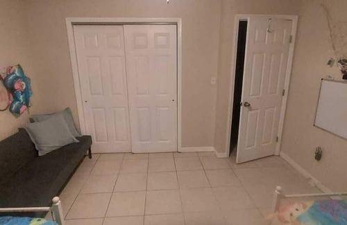 St. Petersburg - Clearwater Apartamento | Private 2-bedroom 1 bath Special guests Suite in fabulous St. Petersburg.