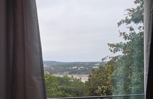 Waterford On Lake Travis Casa | Pet-friendly, upper-level 3-bedroom home with AC, WiFi