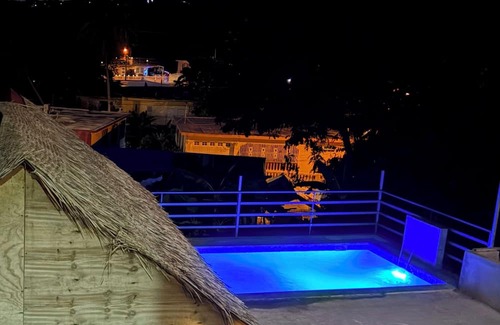 Florencio Casa | Spacious 7-bedroom house with AC, WiFi in lovely Fajardo