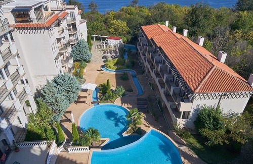 Obzor Apartamento | Enjoy luxury of the Cliff **** hotel - Spa-100m to the beach 3 swimming pools