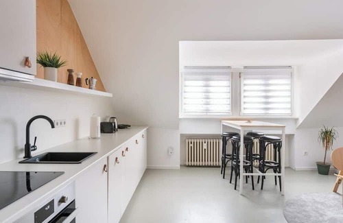 Dusseldorf Old Town Apartamento | 2-BedRoom Apartment in Old Town - 10min Messe | 5 people