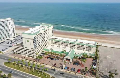 Ortona Park Apartamento | Bang For Your Buck Hotel Condo with Kitchen, Ocean View and Private Balcony