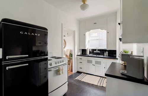 Hosford-Abernethy Apartamento | BoHo Oasis in Ladd's Addition with 2 Beds