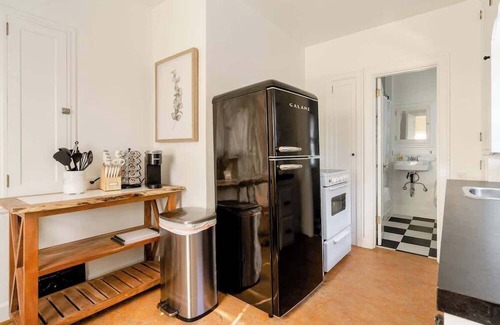 Hosford-Abernethy Casa | 1892 Bohemian Dream Studio in Ladd's Addition