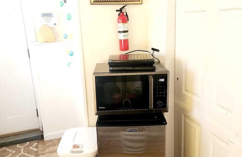 Brockton Apartamento | Cozy studio with AC near Stonehill College in charming Brockton