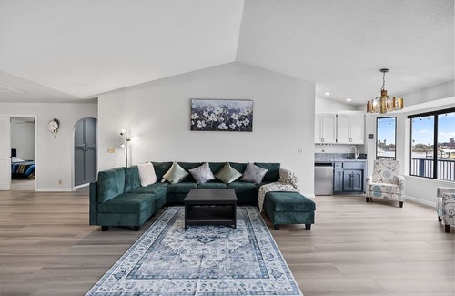 Discovery Bay Casa | 5 Star Rated Waterfront Oasis - Private boat dock