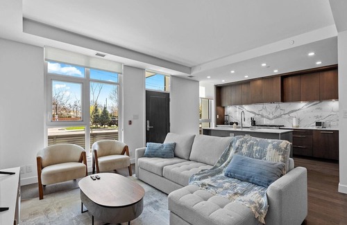 South Central Casa | Gyro Beach Getaway with Resort Style Amenities and Beach front access!