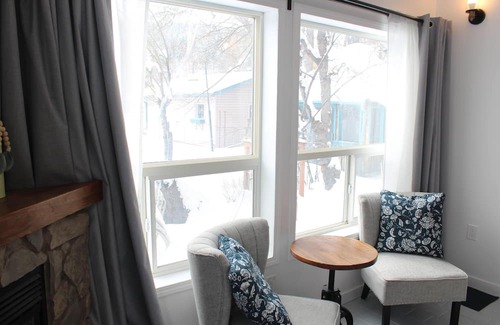Coleman Apartamento | Fair Wind Cottage- relaxing space with fireplace - Studio Suite