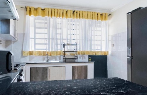 Kitengela Apartamento | The Royal Residence : Kifaru (Rhino)
