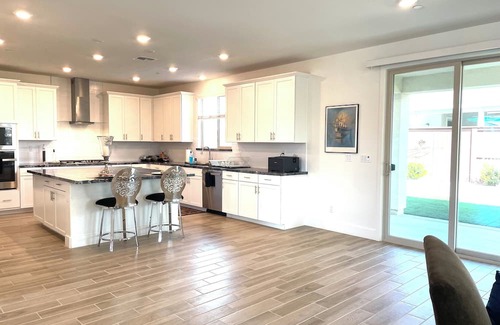 Woodland Casa | spacious bedroom 5 in pristine & restful home