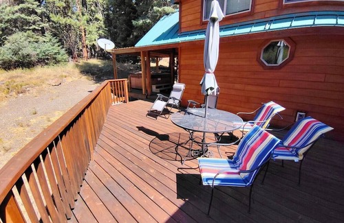 Ashland Casa | Cabin #15 at Hyatt Lake Resort