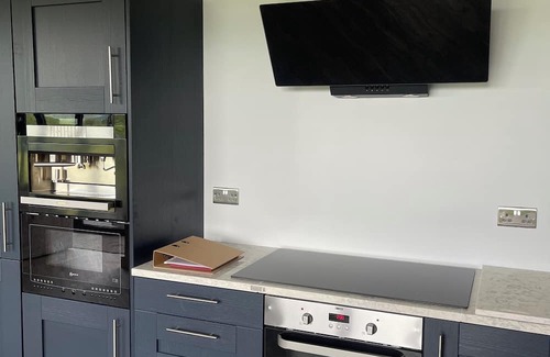 Honley Casa | Cosy 2 bedroom guesthouse in beautiful surroundings with hot tub. Pet friendly!!