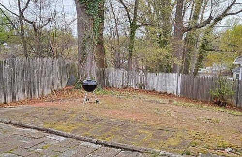 Hillcrest Heights Casa | Spacious 4-bedroom house in delightful Temple Hills with WiFi, AC.