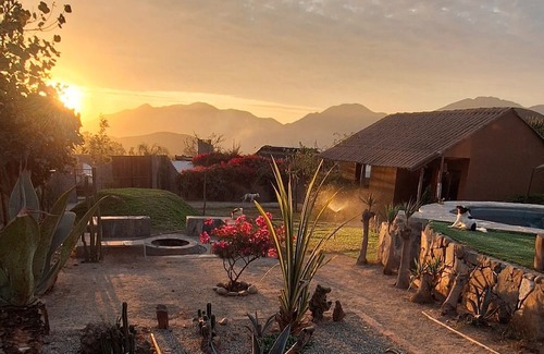 Pachacámac Casa | Charming 2-bedroom bungalow in nice Pachacamac, Lima with WiFi