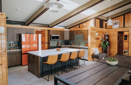 Twin Lake Casa | 2 Houses, HUGE Sandy Beach, Hot Tub + Sauna