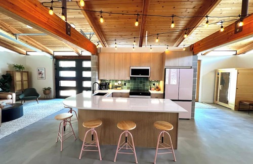 Twin Lake Casa | 2 Houses, HUGE Sandy Beach, Hot Tub + Sauna