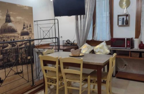 Cannaregio Apartamento | SUITE HAVEN IN VENICE WITH PRIVATE SPA