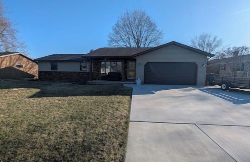 Ashwaubenon Casa | 3-bedroom house in peaceful Green Bay with AC, WiFi