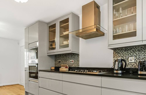 Brownswood Casa | Exclusive 3 bedroom House near Manor House!