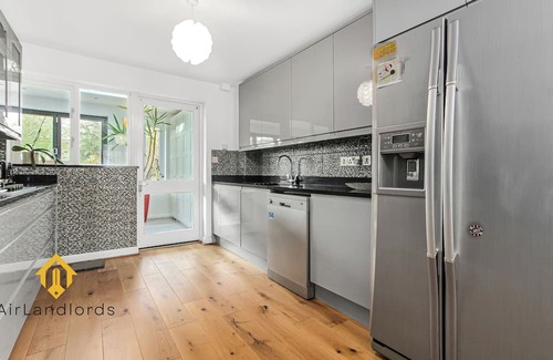 Brownswood Casa | Exclusive 3 bedroom House near Manor House!