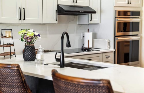 Tropic Palms Casa | Waterfront Getaway! 3BR on Canal + Row Boat – Near Beach & Atlantic Ave Fun!