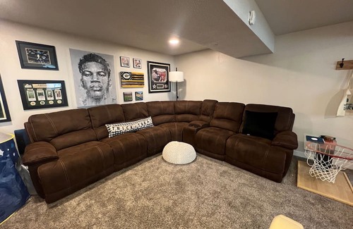 Cedar Rapids - Iowa City Casa | Executive, nursing & corporate travelers - 3br/2ba entire home close to highway!
