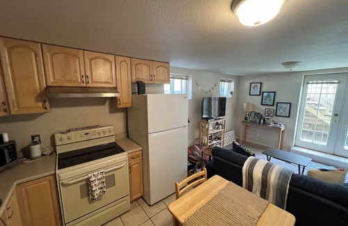 Highland Park Apartamento | Fabulous locale for light-filled mountainside apartment in charming Boulder.
