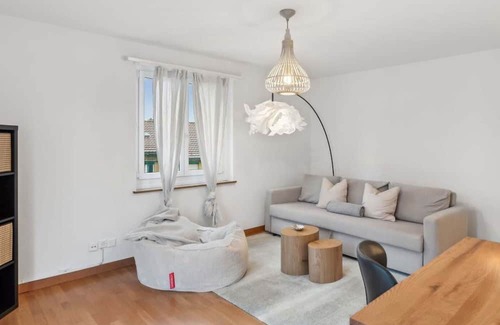 Langstrasse Apartamento | Simple & Convenient 2BR in Zürich City