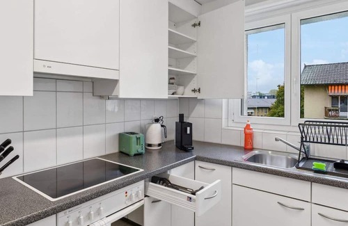 Langstrasse Apartamento | Simple & Convenient 2BR in Zürich City