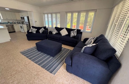Cooper's Town Casa | Waterfront Abaco Beach House - Private 5Bedroom 3Bath, 15 min from Treasure Cay