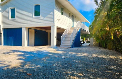 Tavernier Casa | 2 Bedroom Updated Canal Home