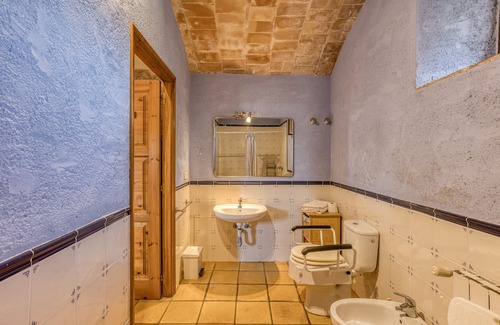 Serra de Daró Cama Y Desayuno | Bed and Breakfast 'Estrella' with Shared Pool, Shared Terrace and Shared Garden