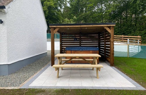 Coleraine Cabaña | Peaceful countryside escape with hot tub and outstanding countryside views