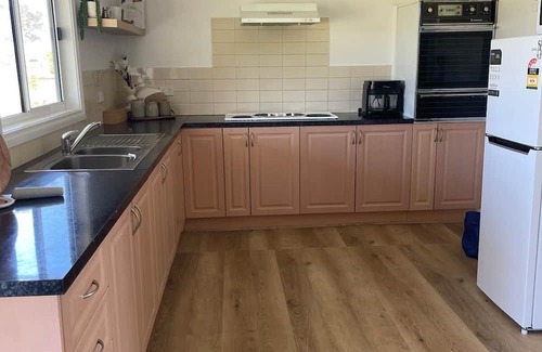 Bearii Otro | Newly renovated Farm cottage, 5 minutes drive to Murray River