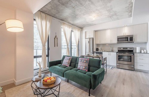 Old Montreal Apartamento | Cozy design Summary: