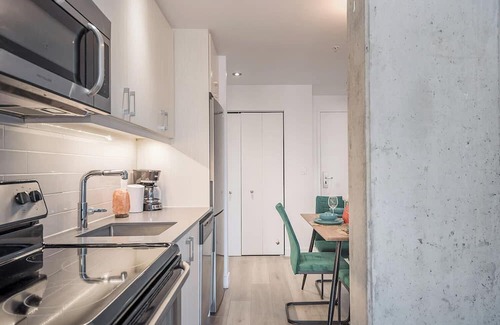 International District Apartamento | Old Port-100 Walkscore