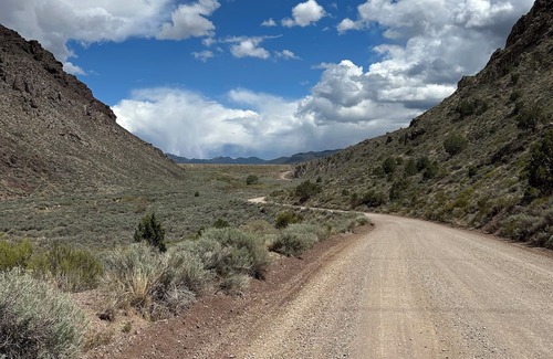 Beryl Junction Alquiler De RV | Enchanting campground in Beryl for a peaceful getaway Spot 16