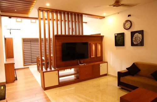 Chengannur Villa | Ethereal Retreat 4-bedroom villa in delightful Chengannur with WiFi, AC